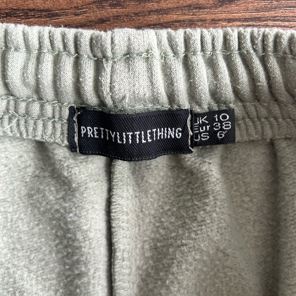 Pretty Little Thing Sweat Shorts - Picture 2 of 3